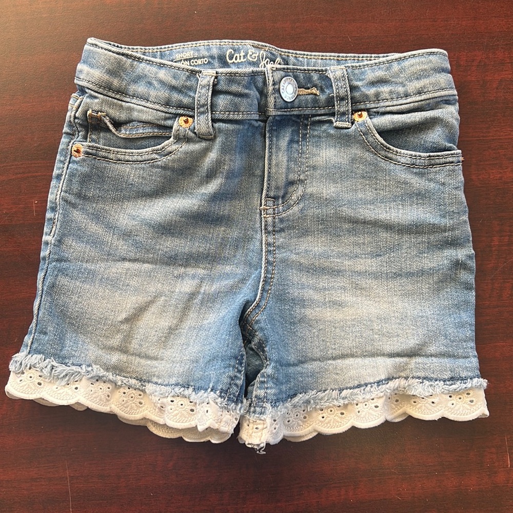 Cat and Jack girls shorts , good used condition size 6/6x